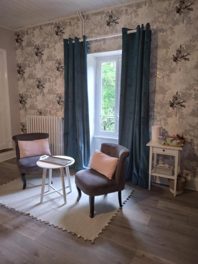 Domaine De Marchal - Chambres Et Table D'Hotes Celles-Sur-Durolle Exteriör bild