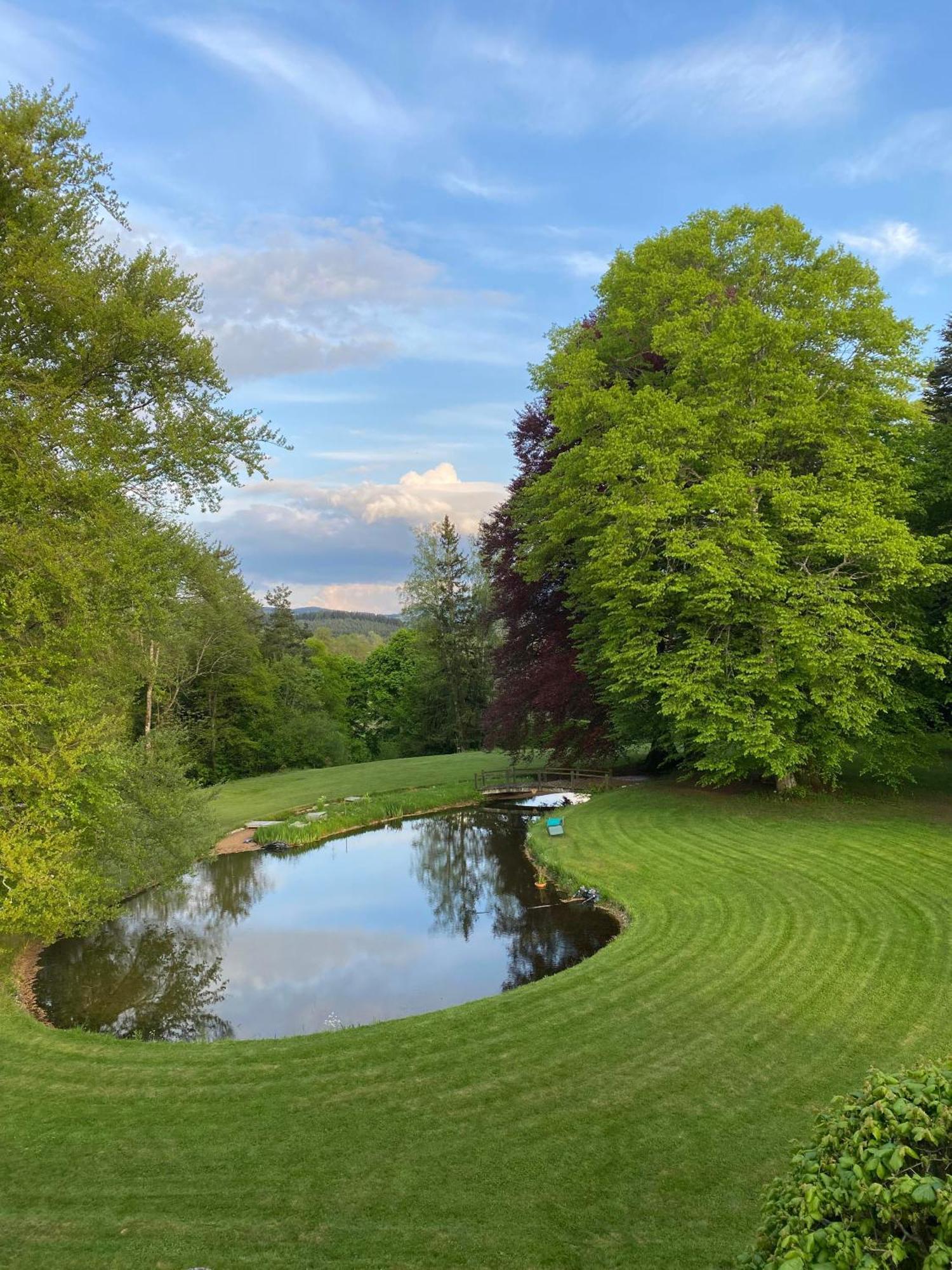 Domaine De Marchal - Chambres Et Table D'Hotes Celles-Sur-Durolle Rum bild